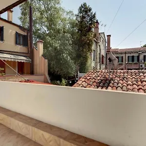  Apartment Traditional With Terrace